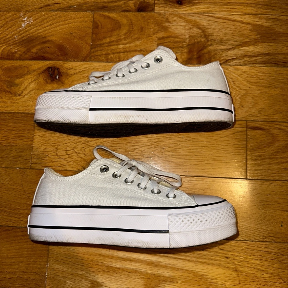 5.5 low tops platform converse.